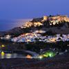 Панорамный вид на греческий город Линдос ночью